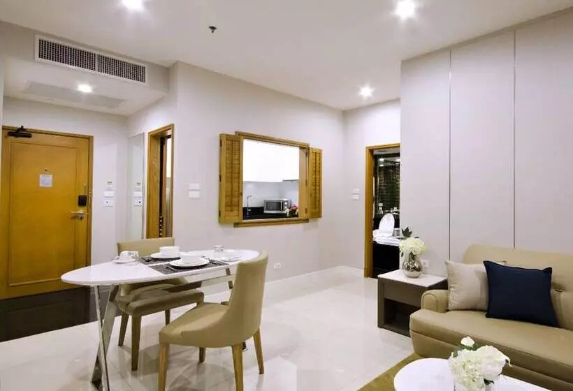 سوئیت با بالکن, Grande Centre Point Ploenchit