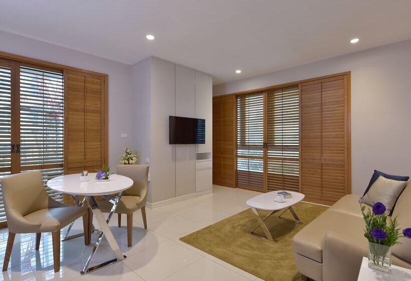 سوئیت با بالکن, Grande Centre Point Ploenchit
