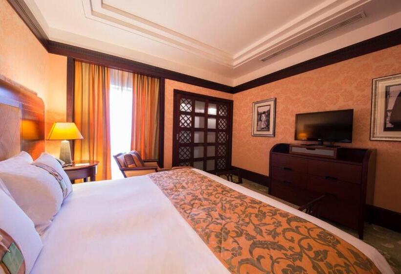 سوئیت با تخت بزرگ, Holiday Inn Kuwait By Ihg