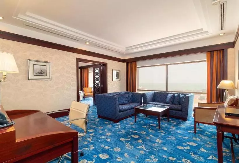 سوئیت کلاب, Holiday Inn Kuwait By Ihg