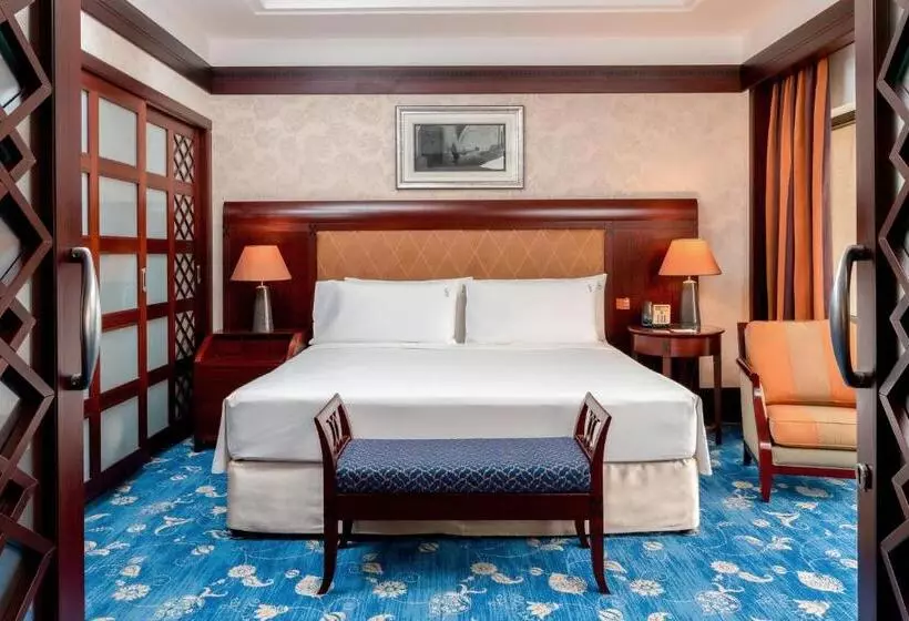 سوئیت کلاب, Holiday Inn Kuwait By Ihg
