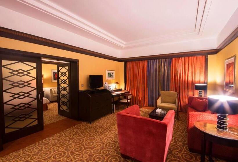 سوئیت با تخت بزرگ, Holiday Inn Kuwait By Ihg