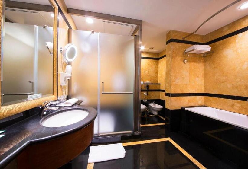 سوئیت با تخت بزرگ, Holiday Inn Kuwait By Ihg