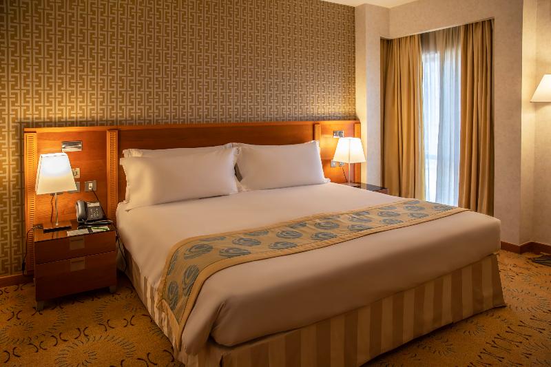 اتاق استاندارد با تخت بزرگ, Holiday Inn Kuwait By Ihg