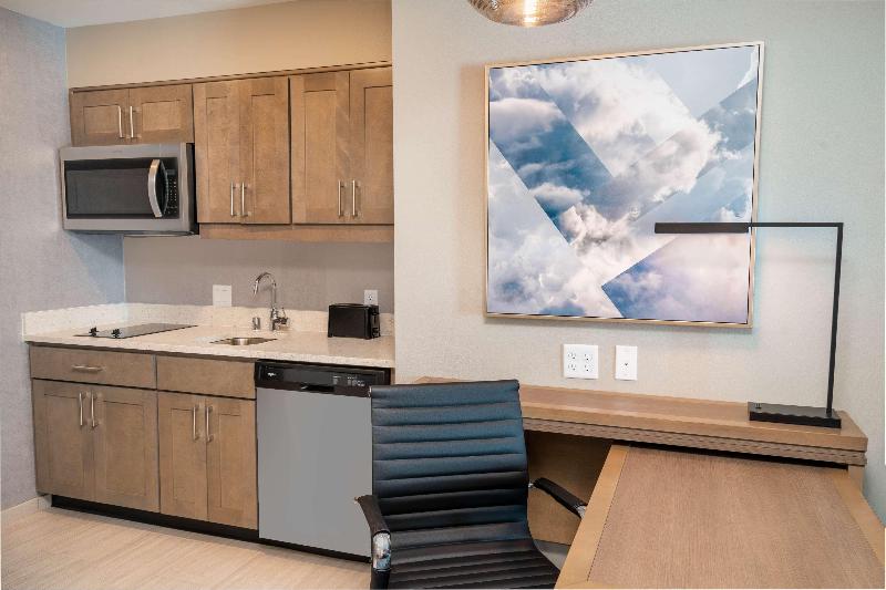 سوئیت با تخت بزرگ, Holiday Inn Kuwait By Ihg