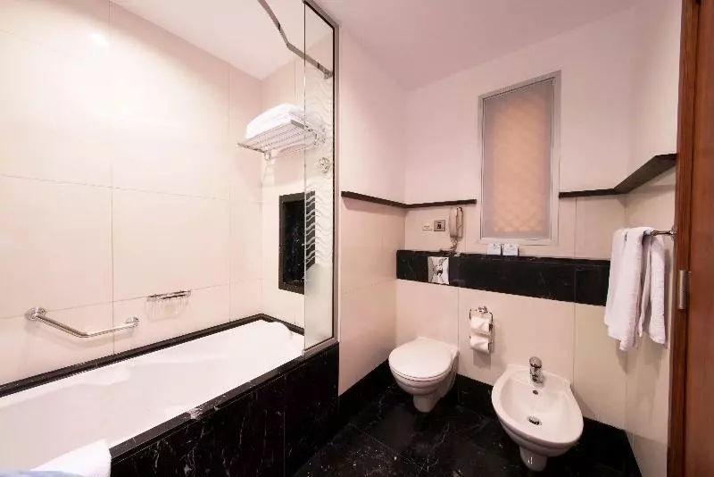 اتاق استاندارد با تخت بزرگ, Holiday Inn Kuwait By Ihg