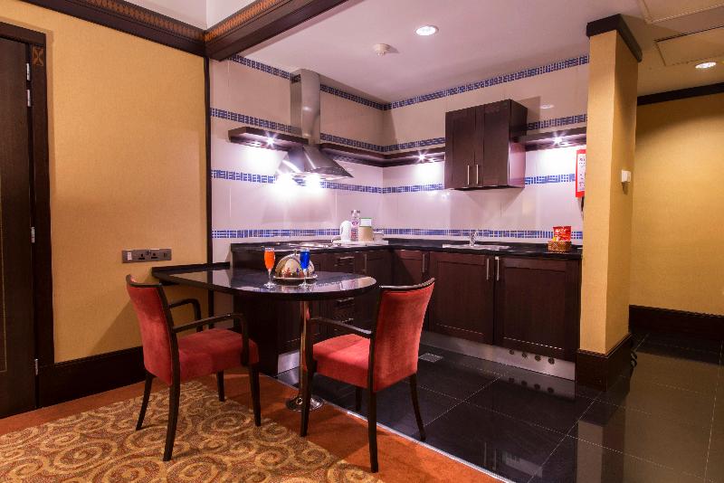 سوئیت با تخت بزرگ, Holiday Inn Kuwait By Ihg
