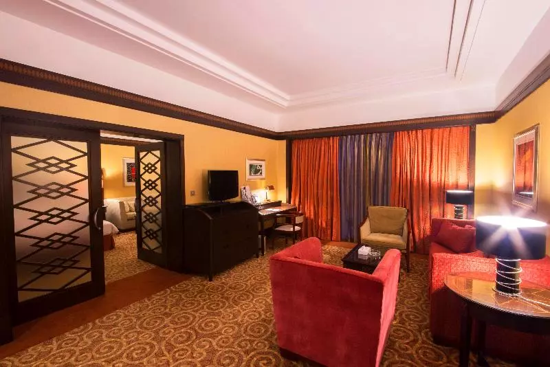 سوئیت با تخت بزرگ, Holiday Inn Kuwait By Ihg