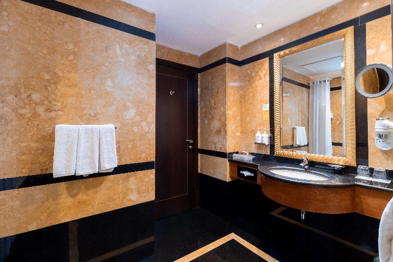 سوئیت با تخت بزرگ, Holiday Inn Kuwait By Ihg