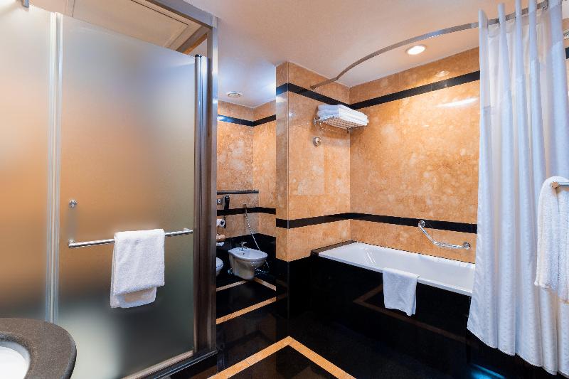 سوئیت با تخت بزرگ, Holiday Inn Kuwait By Ihg