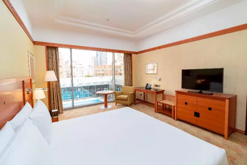 اتاق استاندارد با تخت بزرگ, Holiday Inn Kuwait By Ihg