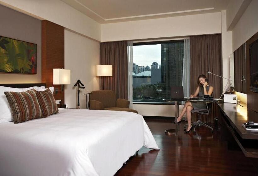 Club Room King Bed, Impiana Klcc