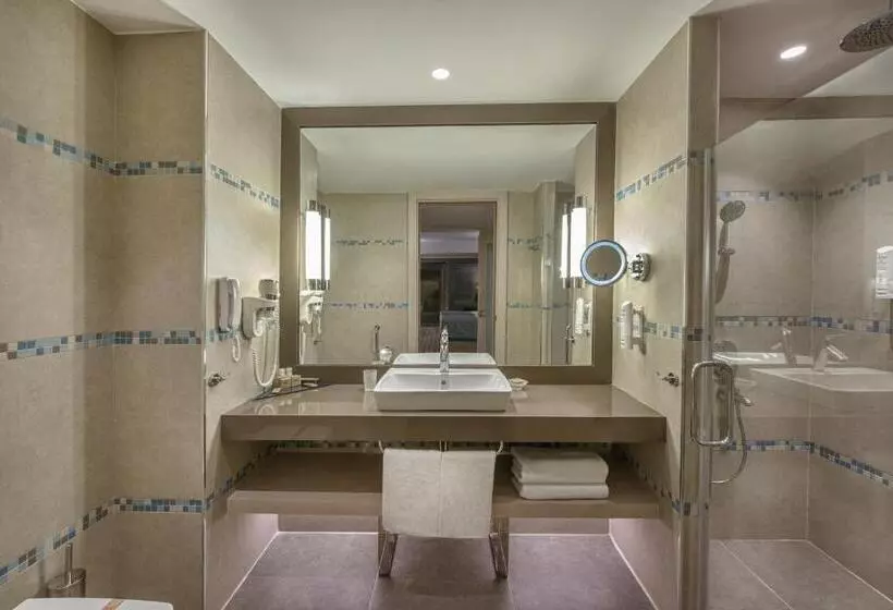 Standard swim-up room, Megasaray Club Belek