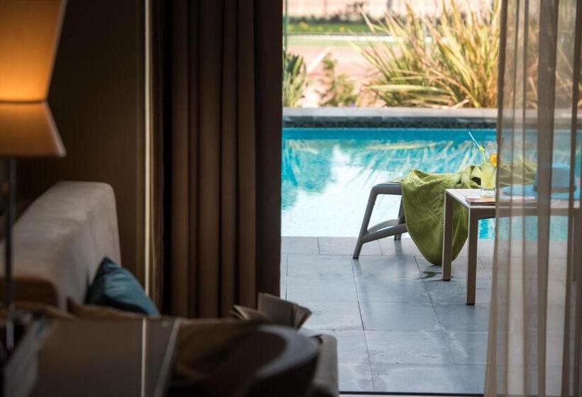 Standard swim-up room, Megasaray Club Belek