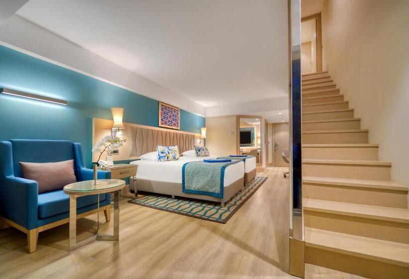 סוויטה נוף לבריכה, Megasaray Club Belek