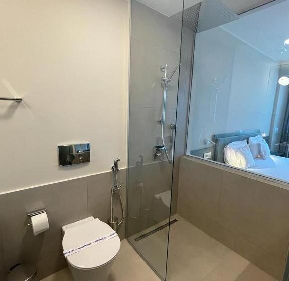 חדר סופריור, Millennium Hub &