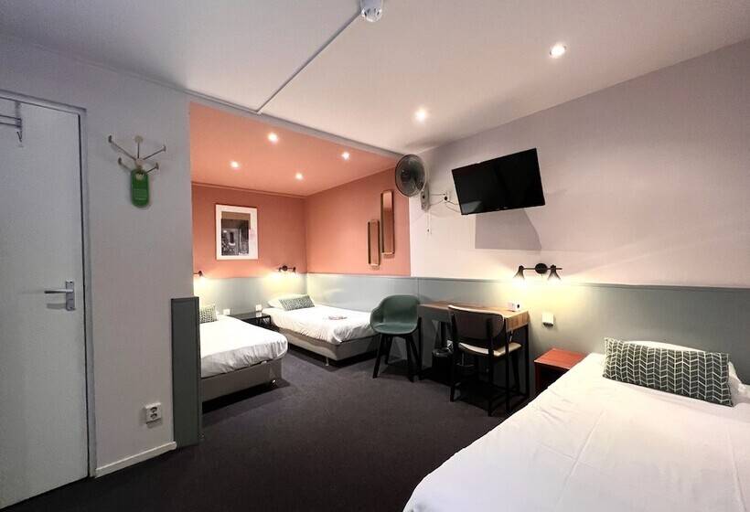 غرفة قياسية ثلاثية, Alexander