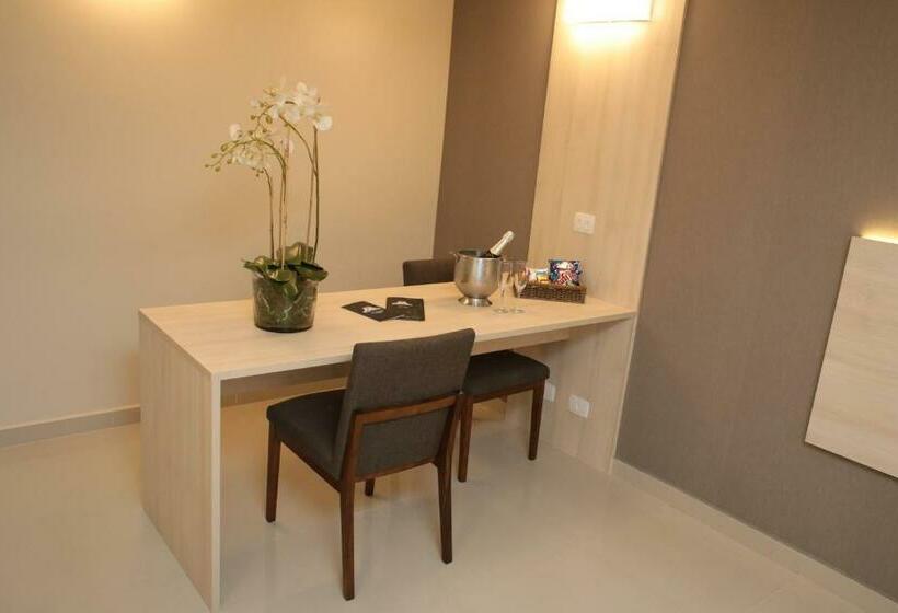 家庭套房, Antonio´s Palace