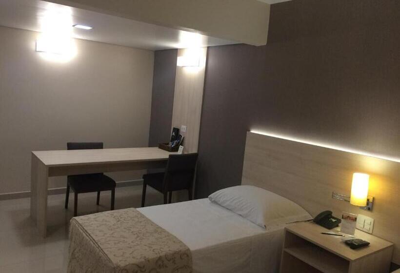 家庭套房, Antonio´s Palace