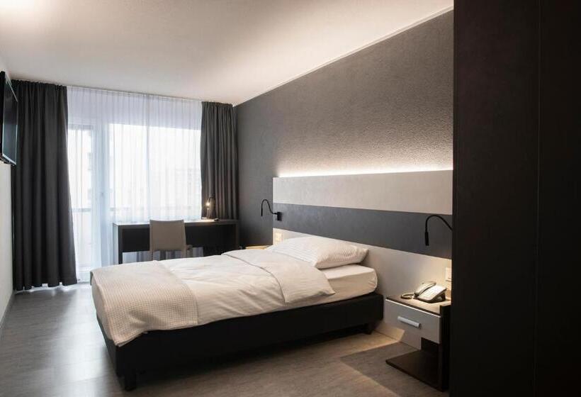 Standard Einzelzimmer mit Balkon, Bahnhof Zollikofen