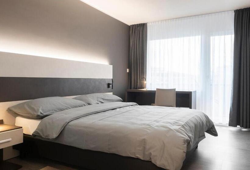 Deluxe Zimmer mit Balkon, Bahnhof Zollikofen