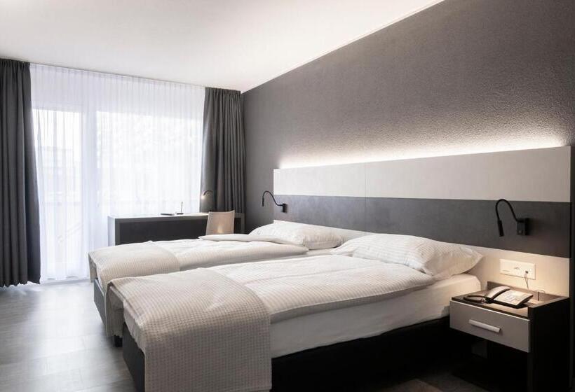 Standardzimmer mit Balkon, Bahnhof Zollikofen