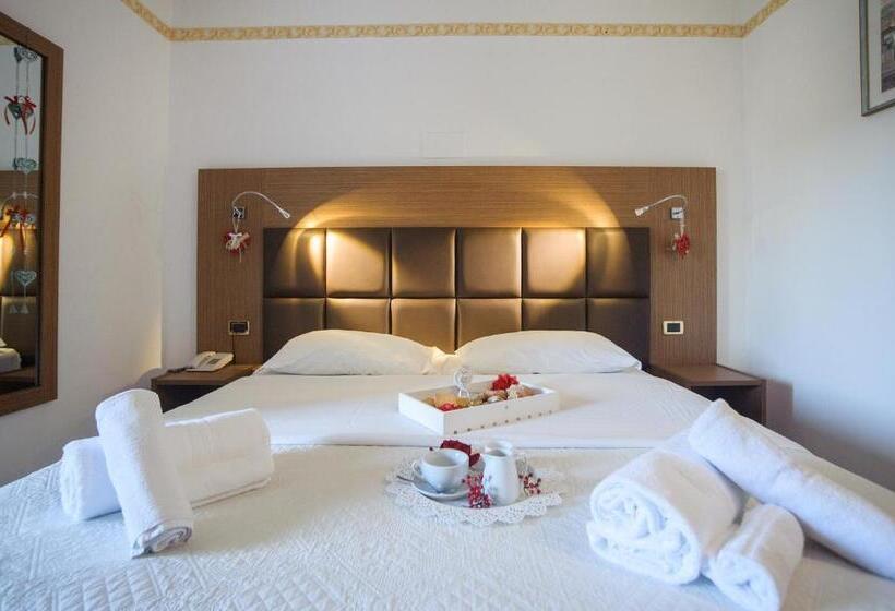 اتاق استاندارد, Caserta Antica