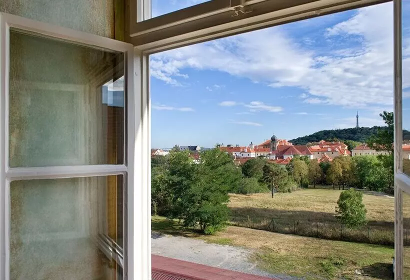 اتاق استاندارد با چشم‌انداز, Ea Hotel Jeleni Dvur Prague Castle