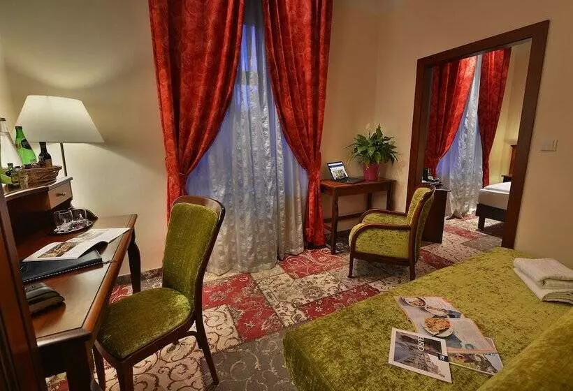 سوییت جونیور, Ea Hotel Jeleni Dvur Prague Castle