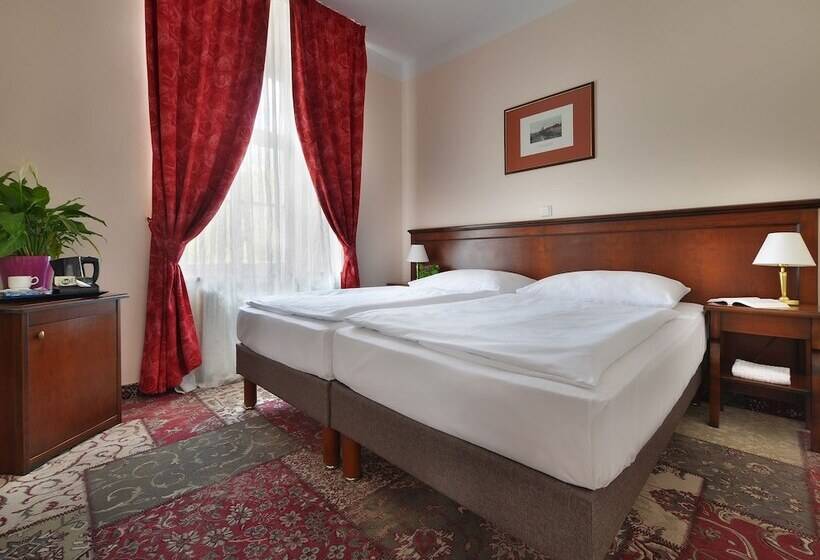 سوییت جونیور, Ea Hotel Jeleni Dvur Prague Castle