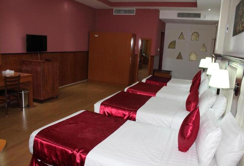 Четырехместный Номер Стандарт, Grand Nova