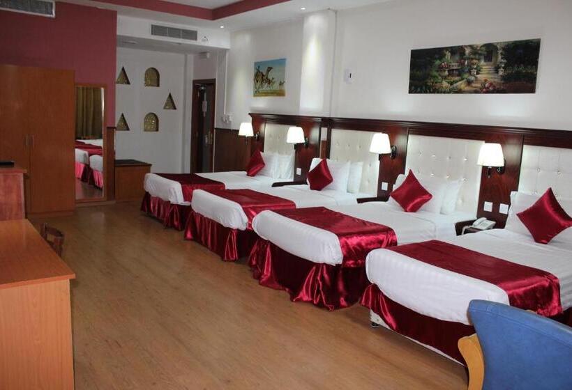 Четырехместный Номер Стандарт, Grand Nova