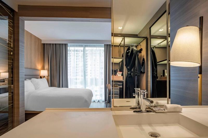 장애인을 위한 스탠다드 룸, Holiday Inn St Louis Downtown/convention Center, An Ihg