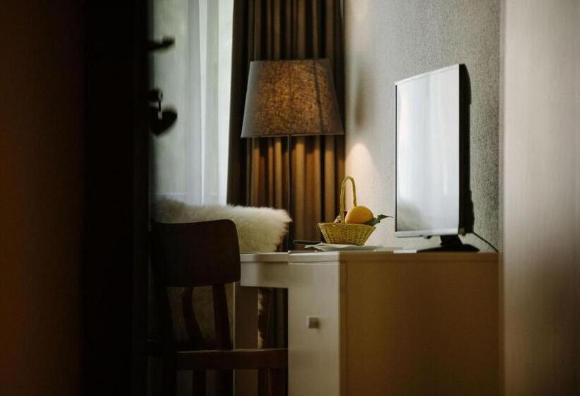 Standart Tek Kişilik Oda, Landgasthof Bären