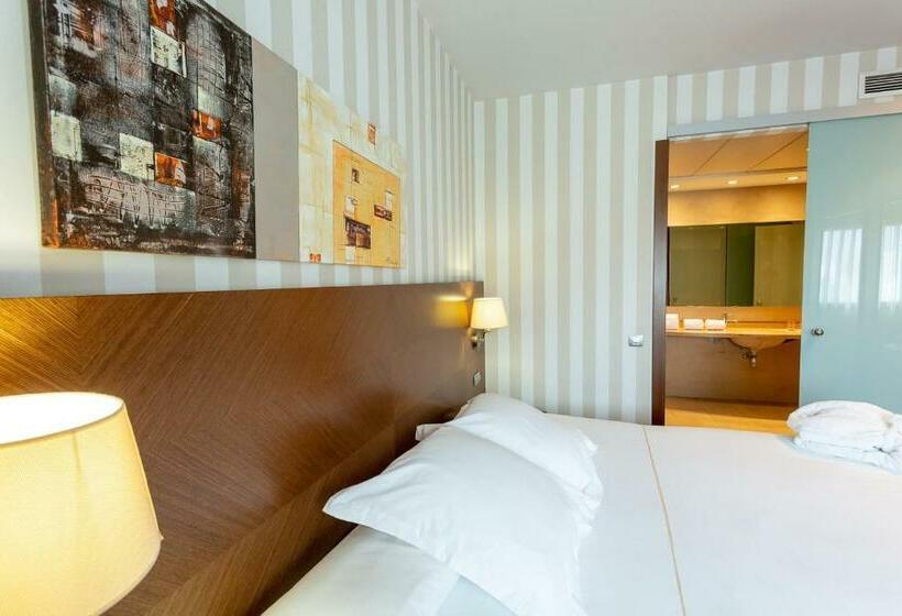 سوییت جونیور, Las Artes