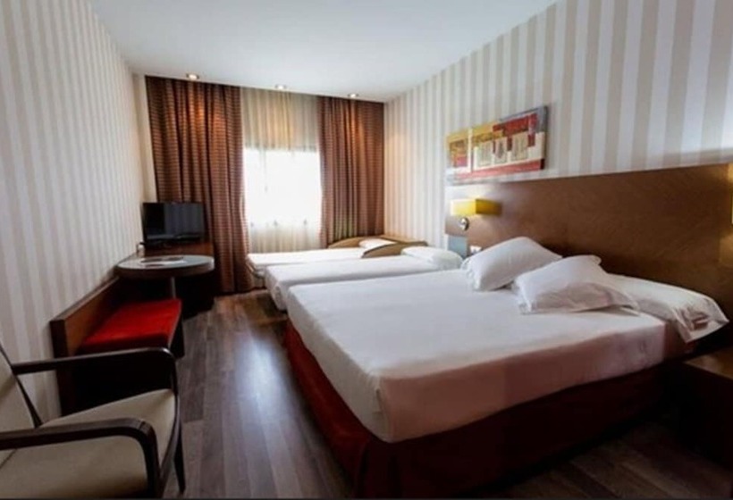 اتاق استاندارد سه نفره, Las Artes