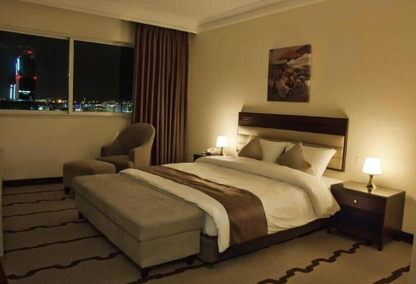 اتاق استاندارد, The Sandy Palace