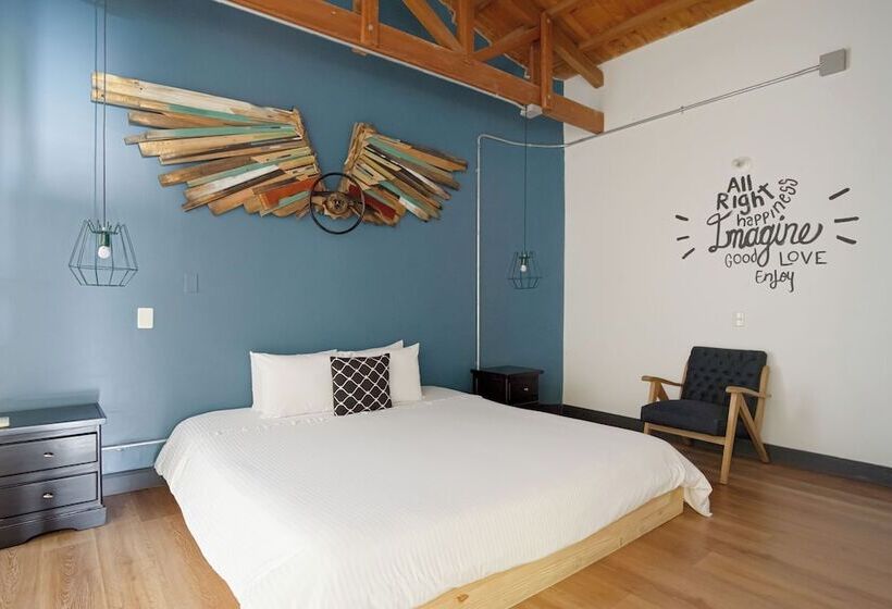 家庭间, Socialtel Medellin Formerly Selina Medellin