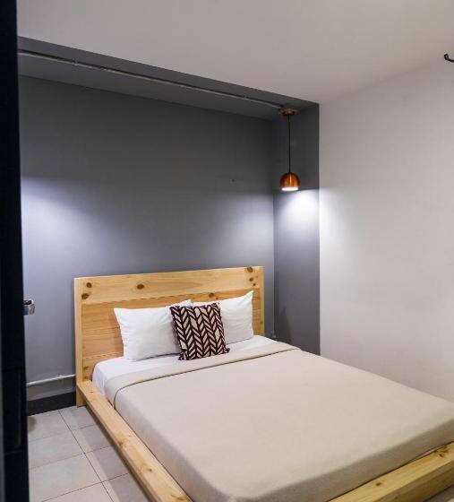 基本房间共用浴室, Socialtel Medellin Formerly Selina Medellin