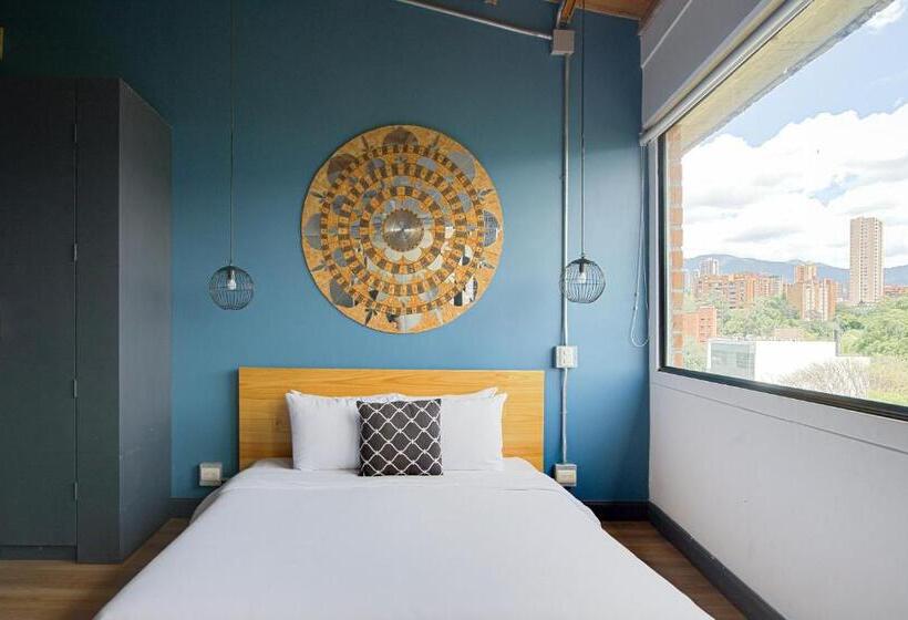 家庭间, Socialtel Medellin Formerly Selina Medellin