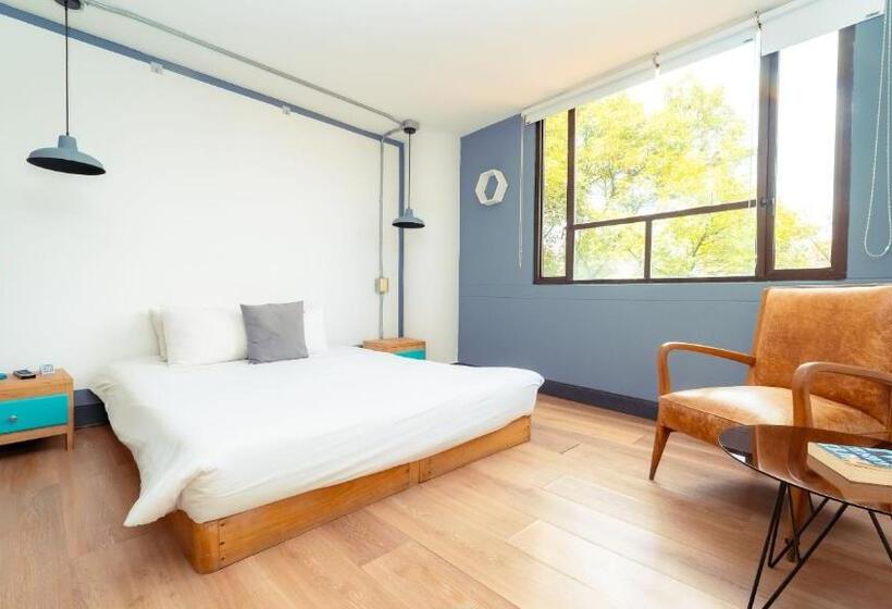 标准工作室, Socialtel Medellin Formerly Selina Medellin