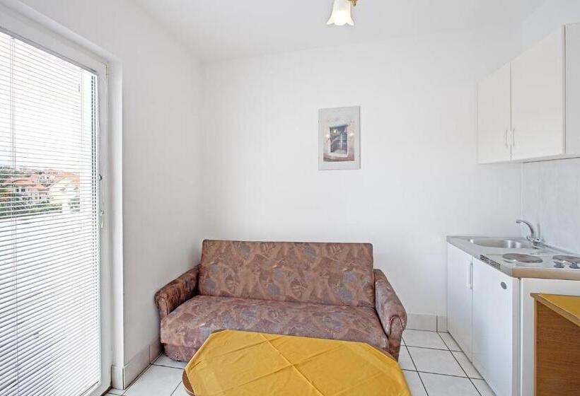 Comfort studio with sea view, Villa Supetar