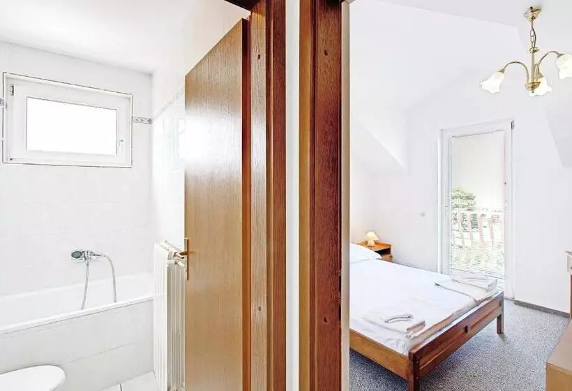 Comfort studio with sea view, Villa Supetar