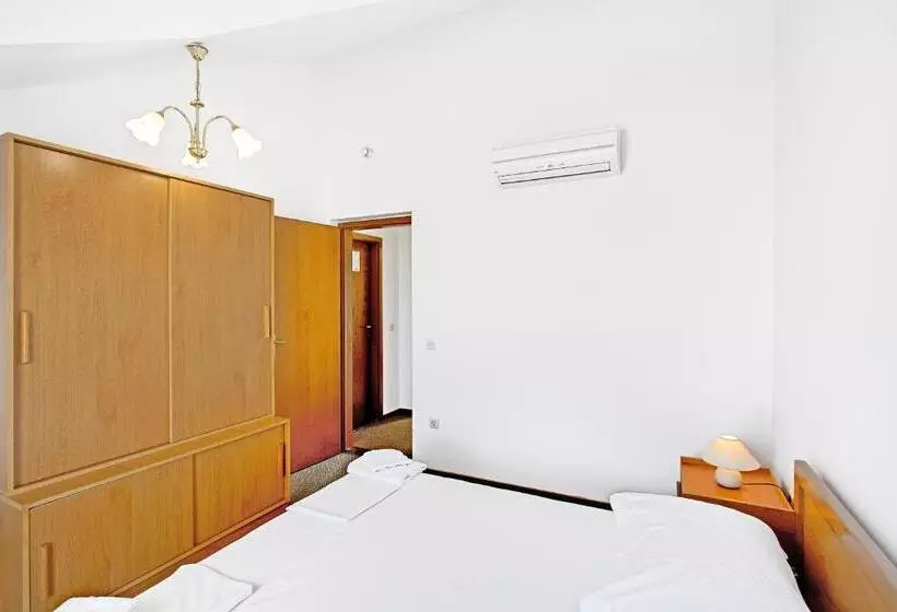 Comfort studio with sea view, Villa Supetar