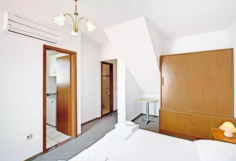 オーシャンビューバルコニー付スタンダードワンルーム, Villa Supetar