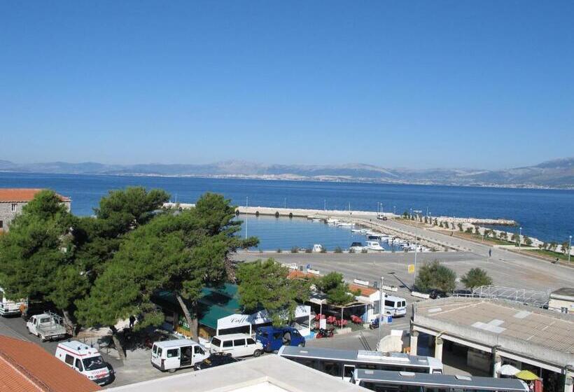 סטודיו סטנדרטי עם נוף לים ומרפסת, Villa Supetar