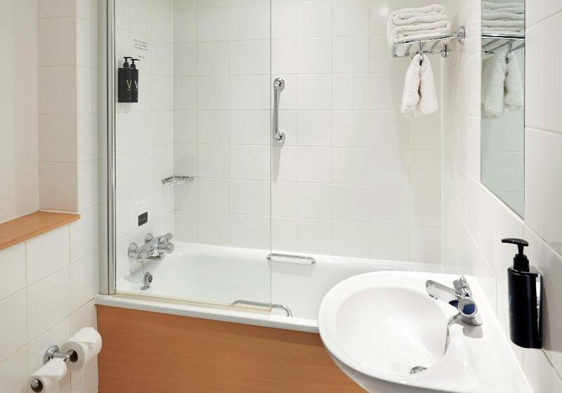 غرفة قياسية, Village Hotel Hull