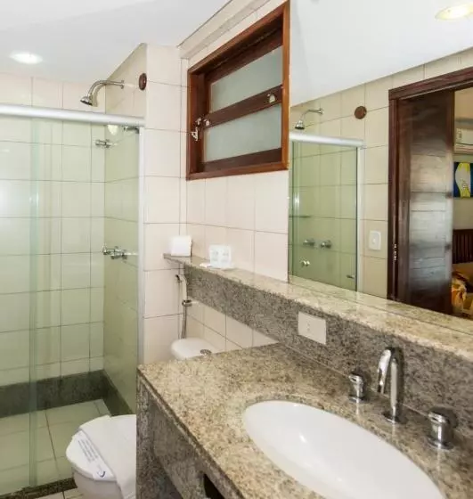اتاق خانوادگی, Blue Marlin Apartments