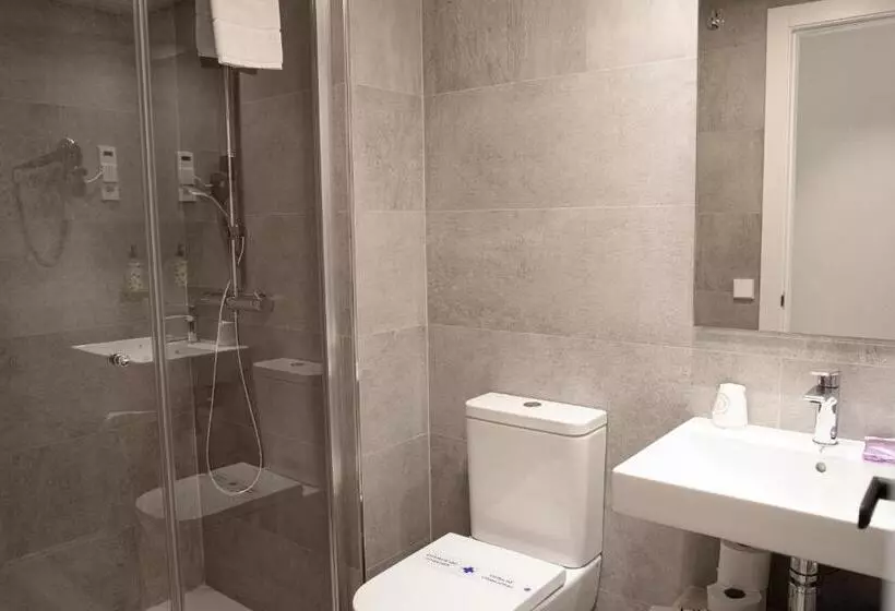 Economy Triple Room, Dos Rios Origen