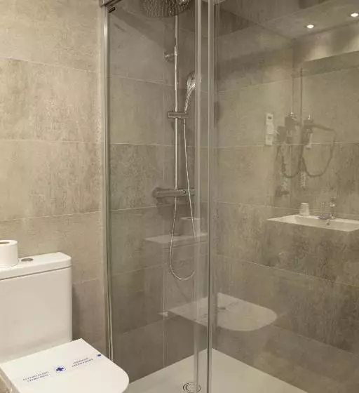 Economy Triple Room, Dos Rios Origen